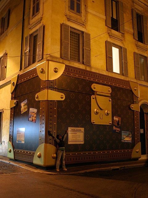 Louis Vuitton shop in Rome (near Spanish Stairs) | Louis vuitton shop, Louis vuitton, Rome