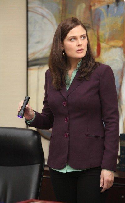 Bones Tv Series 2005 Emily Deschanel Bones Tv Series Bones Season 8