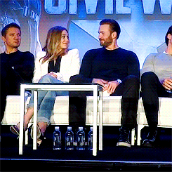Elizabeth Olsen And Chris Evans At Captain America Civil War Press Conference On April 10 Elizabeth Olsen And Chris Evans At Captain America Civil War Press Conference On April 10