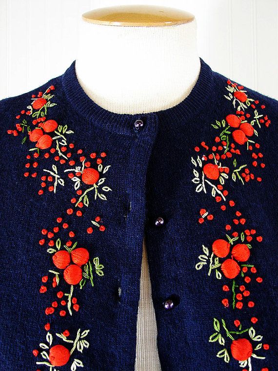 Vintage Crewel Wool Cardigan Sweater Gray Red Cream Metal Closure Brooks Brother