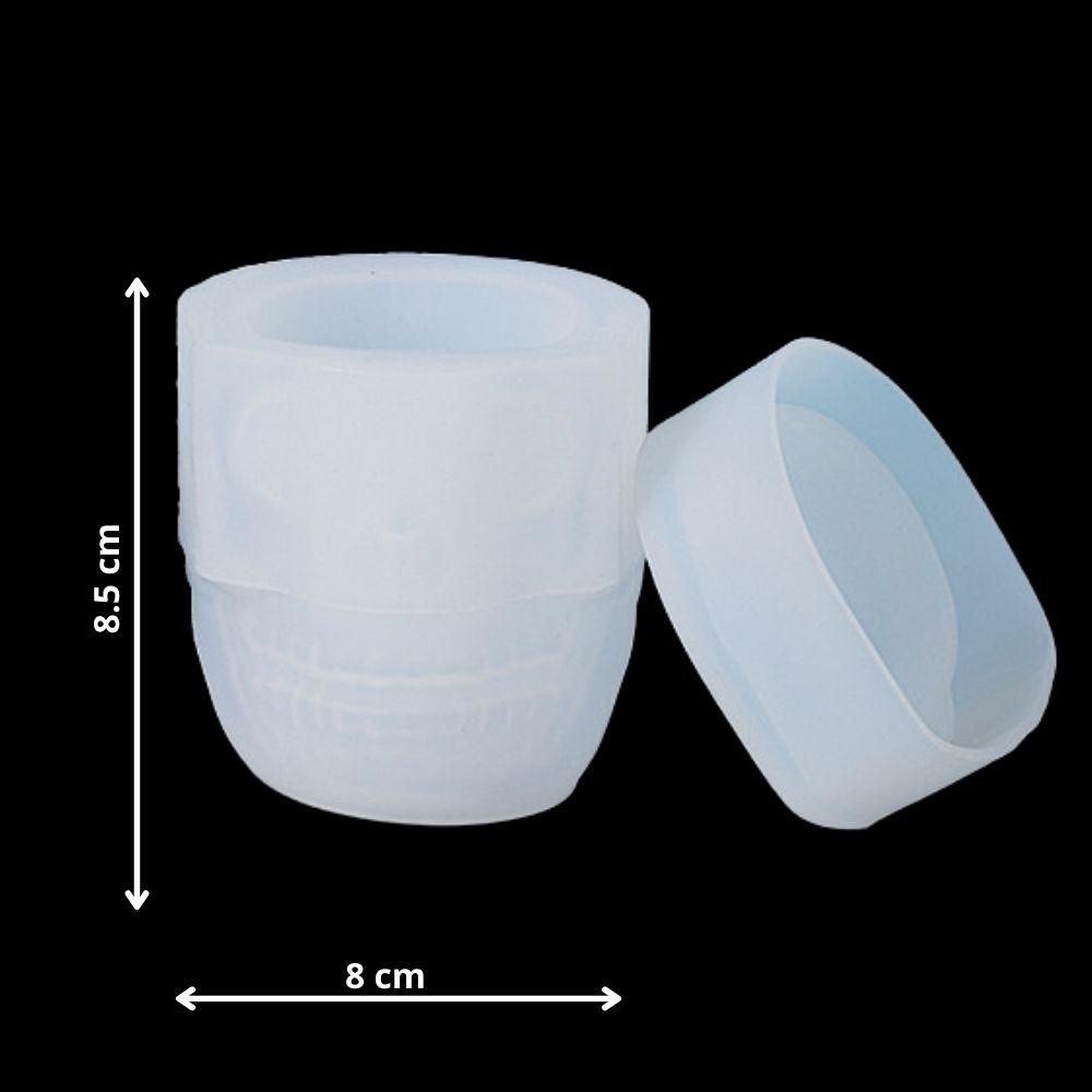Hele gave siliconen mal om een opbergbakje of potje te maken. In de vorm van een skull (schedel). Afmetingen: 8 cm x 8.5 cm Inhoud mal: ongeveer 50 gram harsStevige mal gemaakt van flexibel siliconen, dus het is gemakkelijk te gebruiken en kan meerdere keren worden hergebruikt. Kan niet in de oven of vaatwasser. Aanbevolen hars Wij raden voor deze mal de epoxy giethars 1:1 hars aan. Deze hars is geschikt voor grotere oppervlaktes. Deze hars is ook goedkoper. Deze hars meng je heel precies 1:1 en Hanger, Products, Clothes Hanger, Clothes Hangers, The Hunger, Gadget