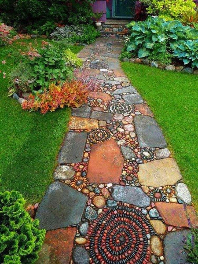 Garden Mosaic Art - The Ultimate Garden Decoration Guide And Inspiration || Add a little more sparkle to your outdoor space or garden this summer with gorgeous and unique garden mosaic artwork and inspiration. Garden Walkway, Garden Yard Ideas, Backyard Garden Design, Backyard Decor, Rock Garden, Dream Garden, Garden Paths, Garden Projects, Backyard Landscaping