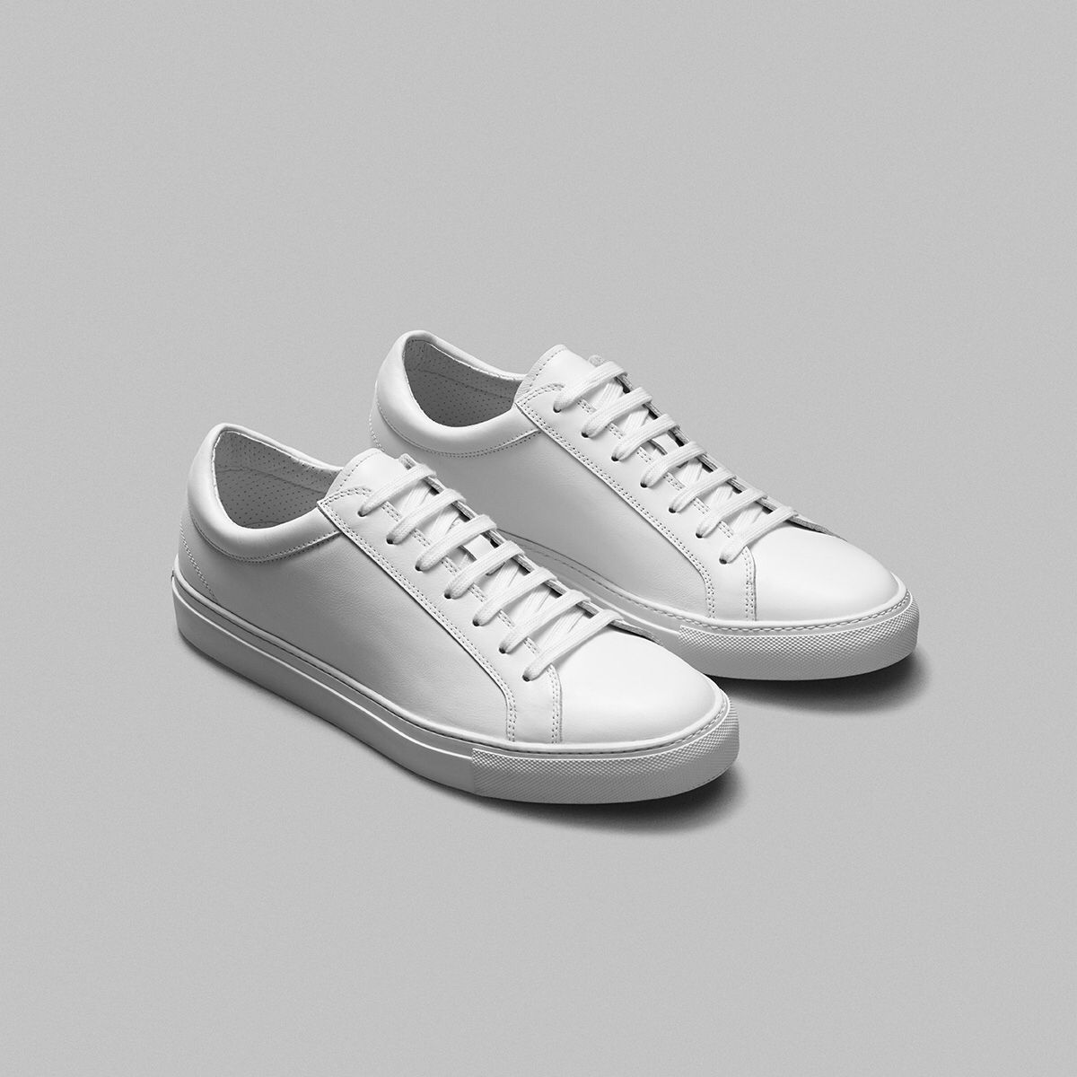 plain white leather sneakers mens