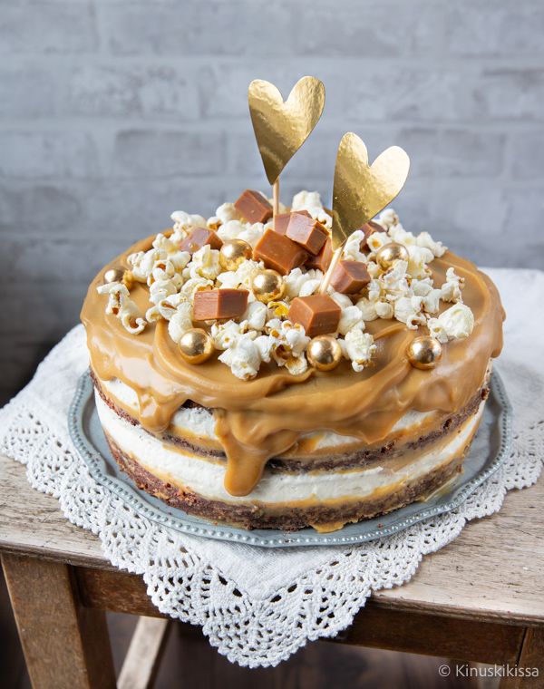 Sticky Toffee Cake | Reseptit | Kinuskikissa Sticky Toffee Cake, Xmas Treats, Funny Cake, Pretty Cakes, Let Them Eat Cake, Christmas Baking, Yummy Cakes, Gingerbread, Bakery