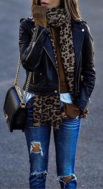 Modetrends Accesories – #fall #outfits · Leopard Schal // Lederjacke // Destroye… #accesories - accesorie