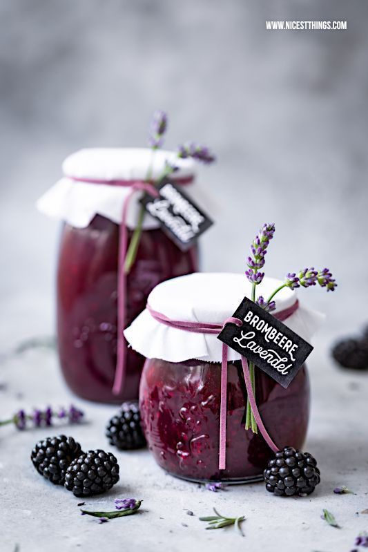Brombeer Lavendel Marmelade: Konfitüre mit Brombeeren und Lavendelblüten als Geschenkidee - Nicest Things #creativegifts