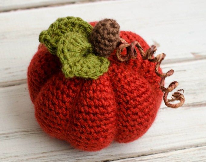 This sweet pumpkin is my favorite. I love the rich orange juicy goodness, those delicious leaves and that tendril. Sigh. It makes me happy. It makes me want to make an entire collection of pumpkins and scatter them around my house.Last week, I shared a short, squishy pumpkin. I hope you enjoyed that pattern too....Read More » Crochet Pumpkin Pattern, Fall Crochet Patterns, Halloween Crochet Patterns, Crochet Fall, Holiday Crochet, Crochet Gifts, Free Crochet Pattern, Pumpkin Patterns, Fall Patterns