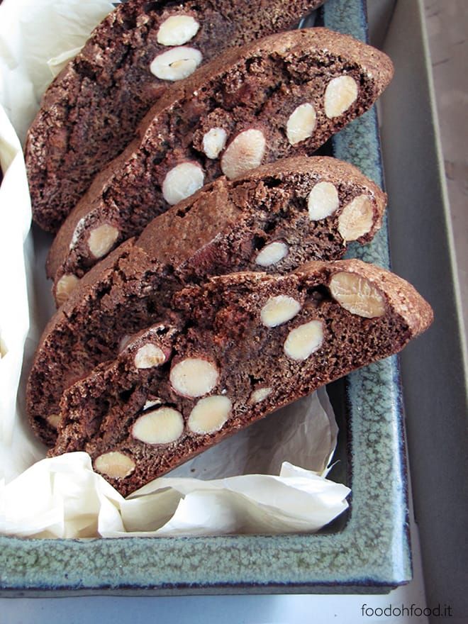 Coffee and almond biscotti - crunchy, no-fat biscotti with brown sugar