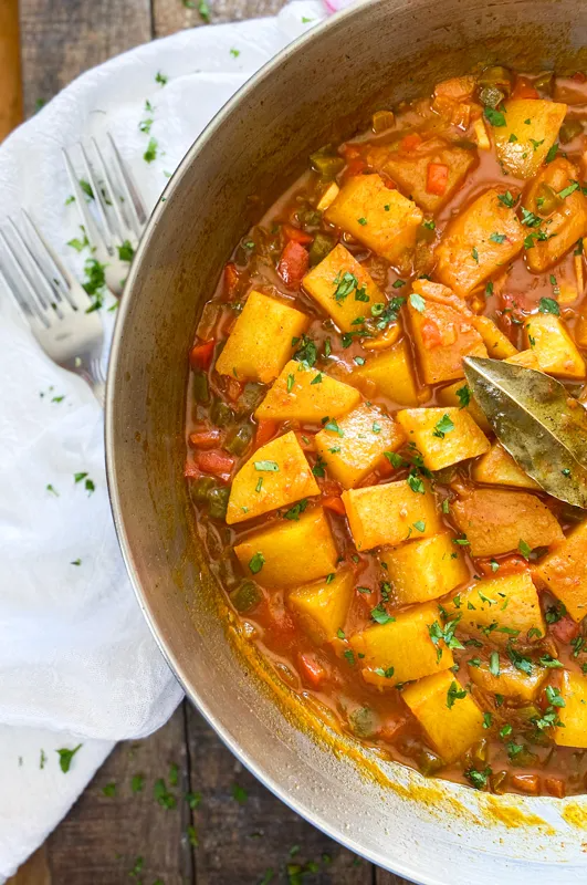 Spanish Widowed Potatoes | Probably the Best-Tasting Potatoes Recipe Spanish Cuisine, Spanish Food, Spanish Tapas, Small Potatoes Recipe, Large Fries, Tapas Dishes, Potato Sides, Tomato Vegetable, Small Snacks