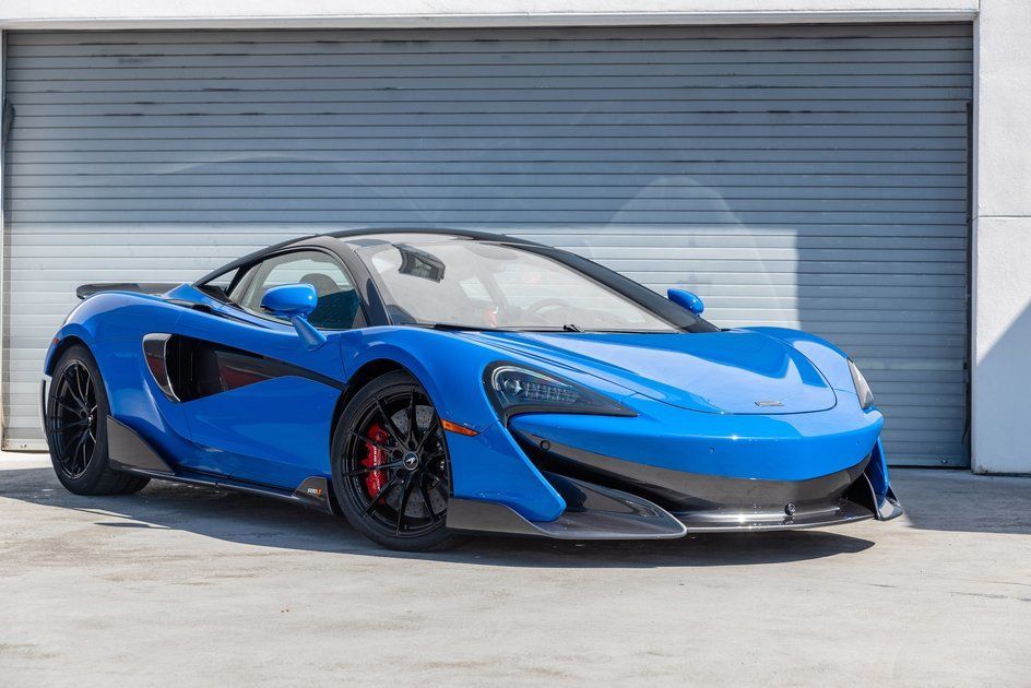 Bespoke Mclaren 675lt With Mso Parts Is Mesmerising Carscoops Mclaren Cars Mclaren 675lt Super Cars