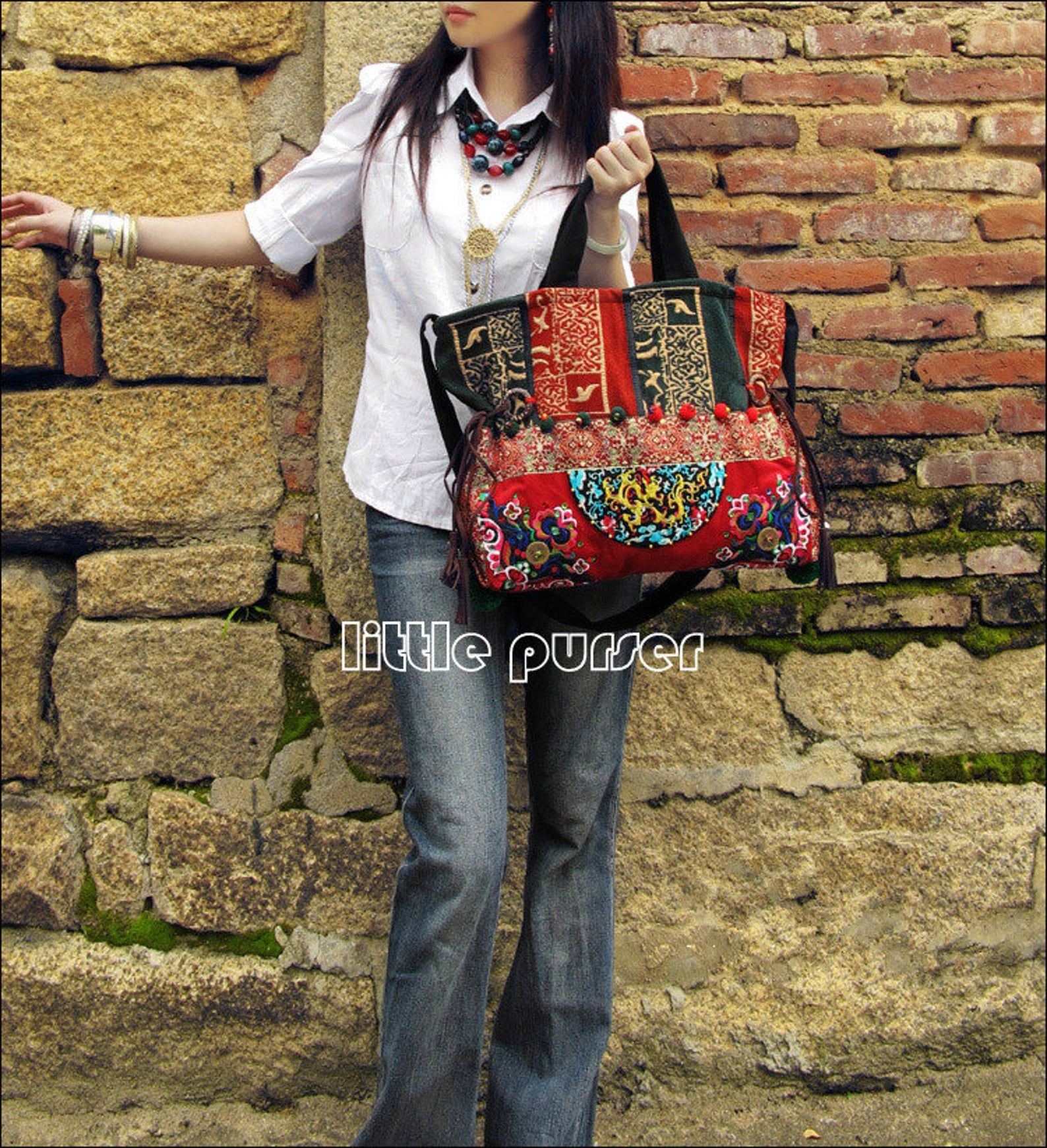 Hand Made bag Embroidery Tote BagObliquely across the bagCasual bagsFashion bagTravel packageDual-purpose bagShop tote bagWomen bag