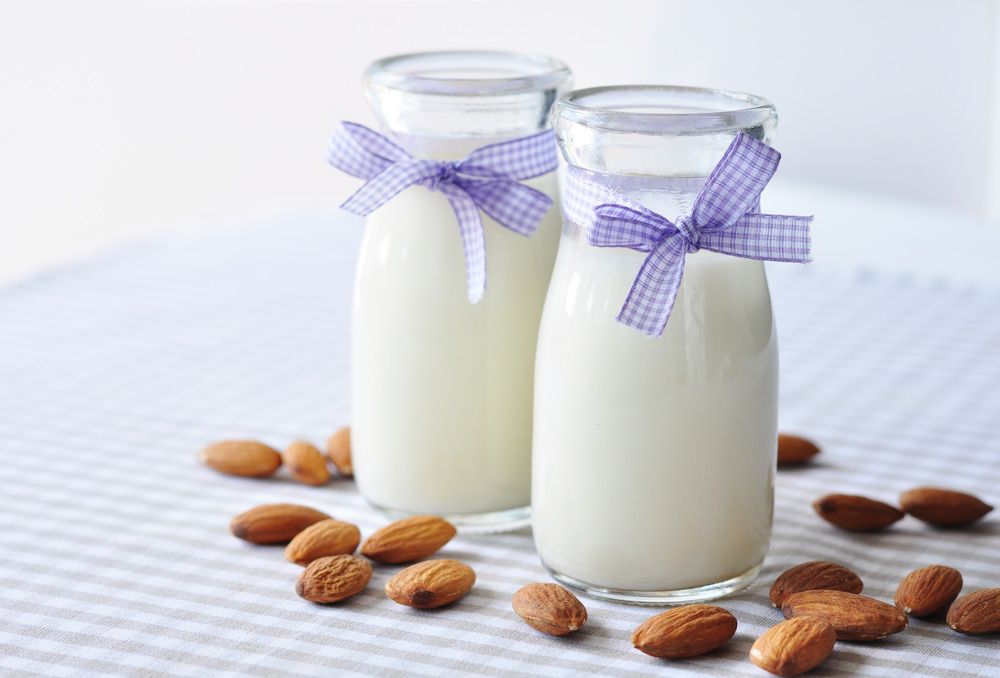 Le lait d’amande fait-il grossir ? | Yaourt au lait d Le lait d’amande fait-il grossir ? | Yaourt au lait d