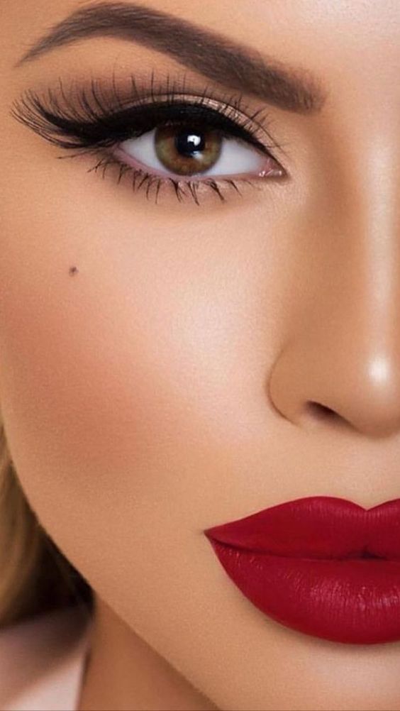 Erstaunliche und heiße rote Lippenstifte für Schönheits-