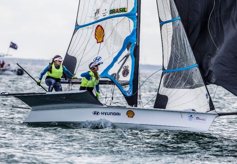 Amanhã, Martine Grael e Kahena Kunze competem na França ...