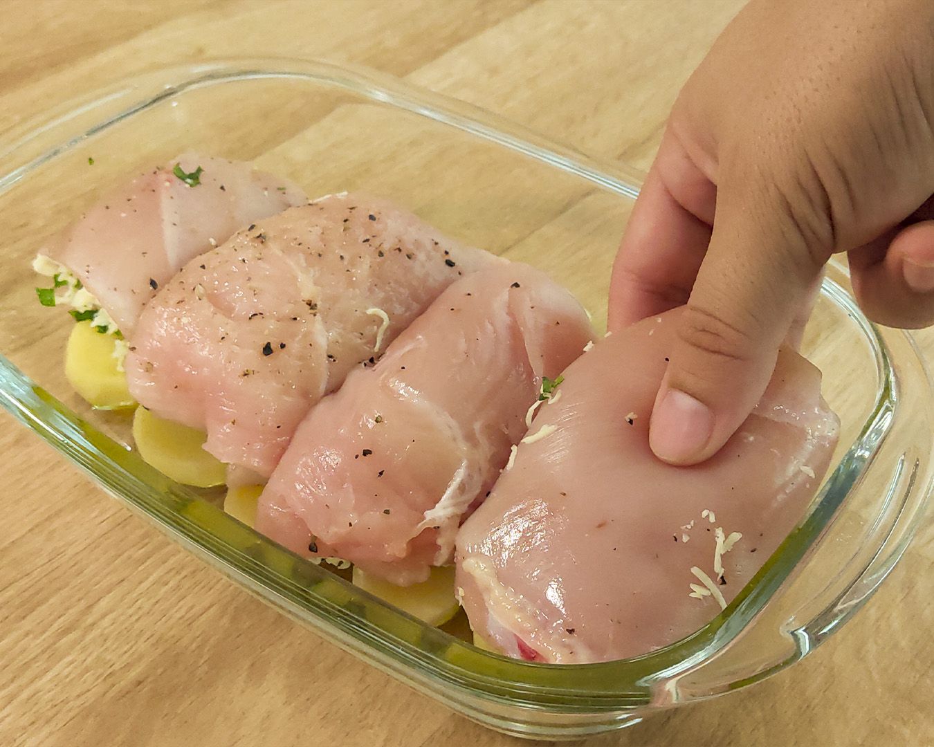 All Tasty - I learned in a restaurant, this is the most delicious chicken breast I have ever eaten Chicken Entrees, Baked Chicken Recipes, Chicken Dinner Recipes, Restaurant Chicken Recipes, Delicious Chicken Recipes, Chicken Breats Recipes, Boneless Skinless Chicken Recipes, Chicken Breast Recipes Dinners, Frozen Chicken Recipes