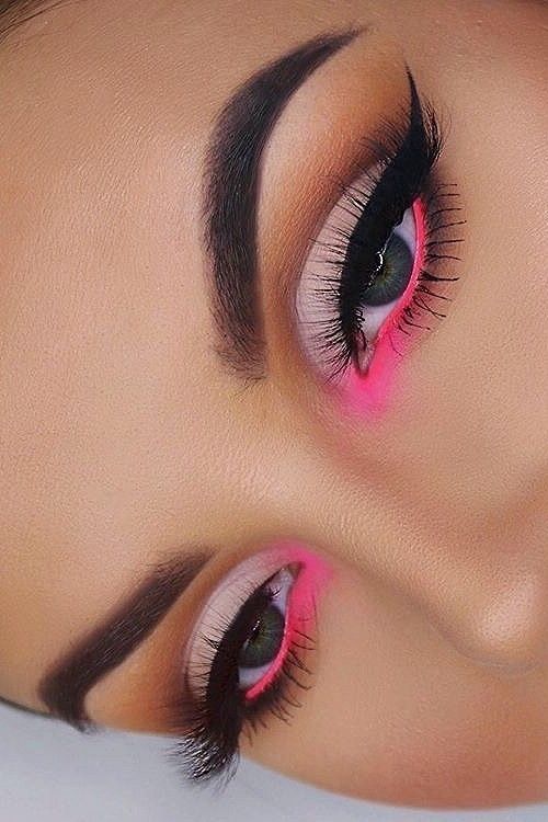 Image edited by AirBrush App. Makeup idea with neon pink for Valentine's Day. #makeup #pinkmakeup #neonpinkmakeup #blackliner #eyeliner #fashion #airbrush #photoeditor #retouch #filter Pink Rave Makeup, Pink And Black Eye Makeup, Pink Eye Makeup Looks, Cute Eye Makeup, Neon Makeup, Bright Makeup, Dope Makeup, Creative Eye Makeup, Colorful Eye Makeup