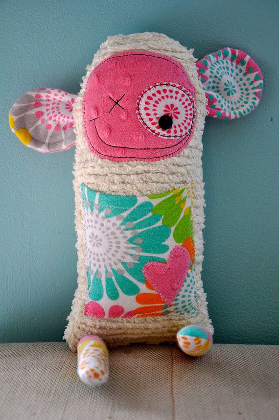 cuddly monster made from family mementos Diy Sewing, Sewing Crafts, Sewing Projects, Diy Crafts, Softies, Monster Dolls, Sewing Stuffed Animals, Ugly Dolls, Toy Art