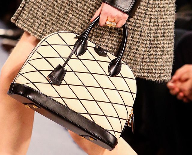 Louis Vuitton Louis Vuitton Shoes, Pre Owned Louis Vuitton, Louis Vuitton Handbags, Louis Vuitton Damier, Luxury Handbag Brands, Elegant Bags, Cheap Handbags, One Bag, Fall 2014