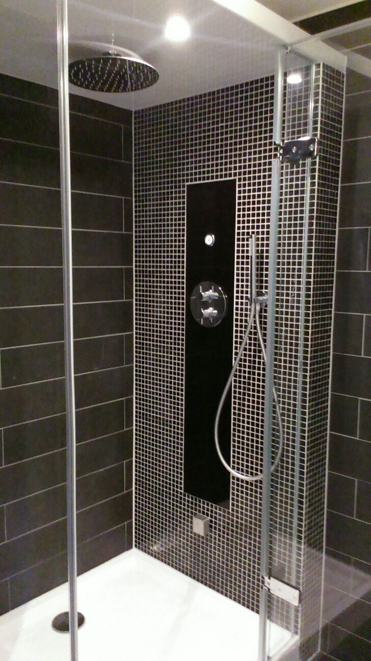 Upfall Shower (met afbeeldingen) | Douche, Luxe, Bubbelbad