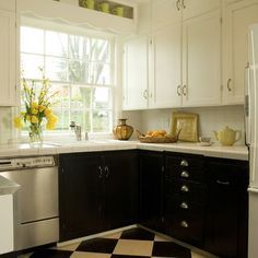 Dark Bottom Cabinets White Upper Google Search Kitchen Dark Bottom Cabinets White Upper Google Search