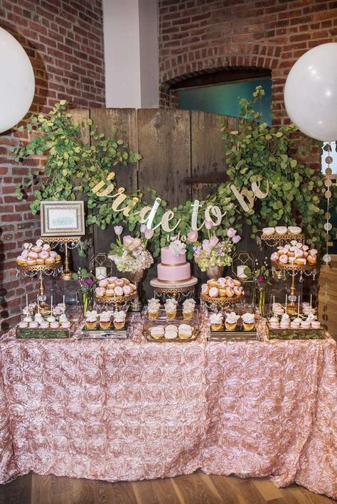 Latest Totally Free Bridal Shower Decorations restaurant Thoughts The bridal shower area is usually a fun function for any bride's good friends plus household to get together t... #Bridal #Decorations #Free Bridal Shower Desserts, Bridal Shower Tables, Bridal Shower Rustic, Bridal Shower Party, Bridal Shower Venues, Wedding Shower Cakes, Rustic Wedding Showers, Bridal Bachelorette Party, Bridal Shower Photos