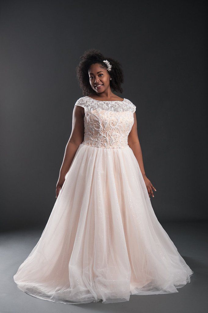 LuLu Wedding Dress: Belle Curvy Couture Plus Size Gowns | Lulus wedding
