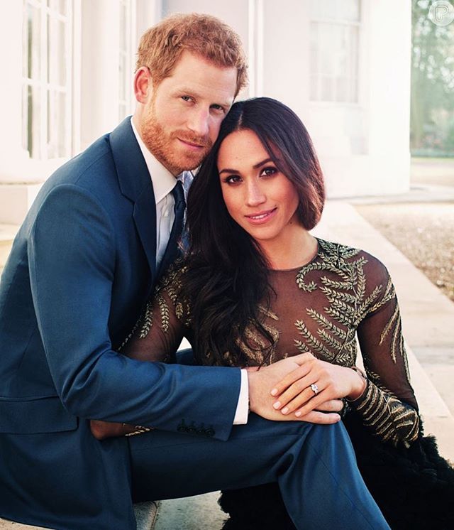 Its a boy! A Duquesa de Sussex #MeghanMarkle acaba de dar à luz a seu primeiro filho com #PrinceHarry. A informação acaba de ser confirmada pelo perfil oficial do casal no Instagram o @sussexroyal! Fhits deseja boas-vindas e muita saúde ao #RoyalBaby #FhitsNews #FhitsLove #FhitsInspiration #RoyalFamily #RoyalCouple Royal Engagement, Engagement Photo Outfits, Engagement Portraits, Celebrity Engagement Pictures, Engagement Ring, Celebrity Photos, Engagement Session, Celebrity Style, Meghan Markle Stil