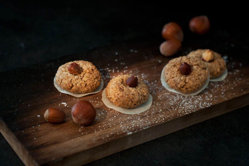 Haselnussplätzchen Mit Ganzen Nüssen — Rezepte Suchen