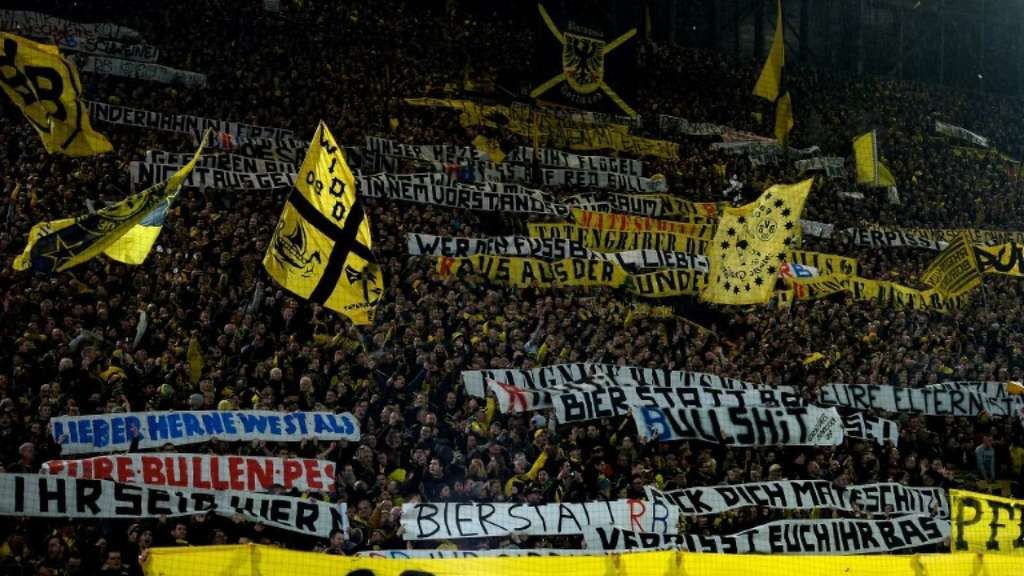 Borussia dortmund single tier stand