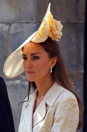 Off To The Kentucky Derby Let Royals Inspire Your Hat Kate Middleton S Hat Is Stunning And Kentucky Derby Worthy