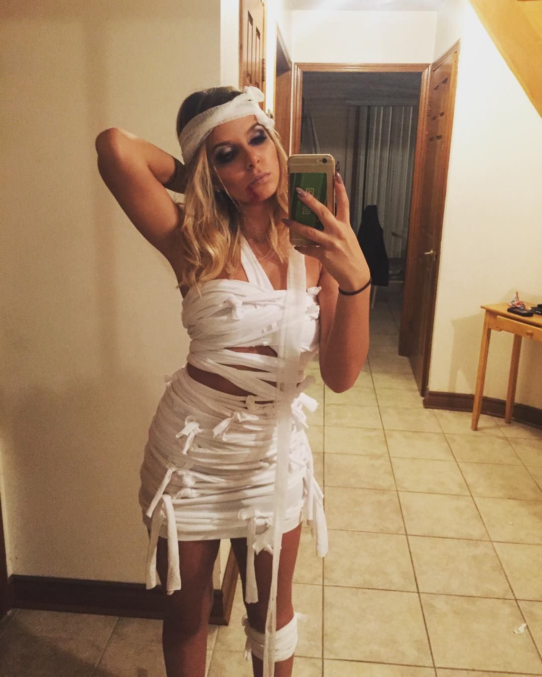 Caution: Hot! These Sexy DIY Halloween Costumes Wo Caution: Hot! These Sexy DIY Halloween Costumes Wo