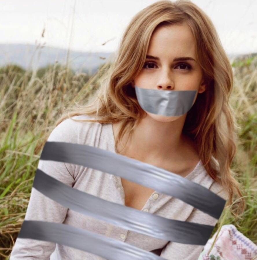 Крепкий бондаж для телочки с кляпом во рту Emma watson