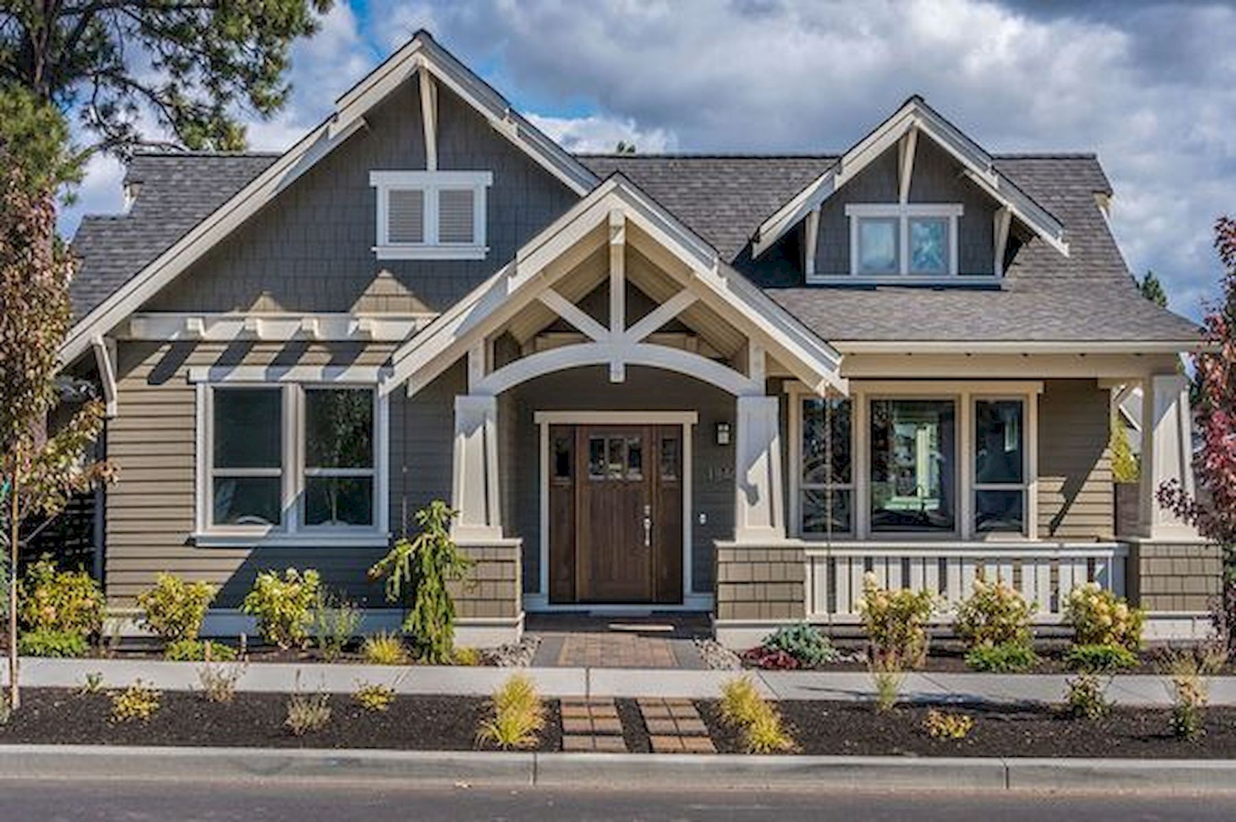 40 Amazing Craftsman Style Homes Design Ideas - LivingMarch.com #craftsmanstylehomes