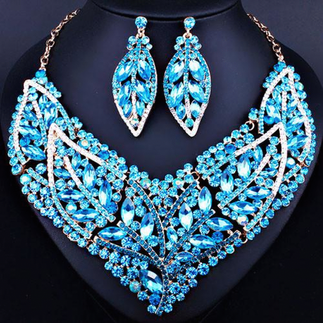 Blue statement necklace Turquoise bib necklace Big bold jewelry White pearl bib necklace Blue bib necklace Mother of the bride Gift for her