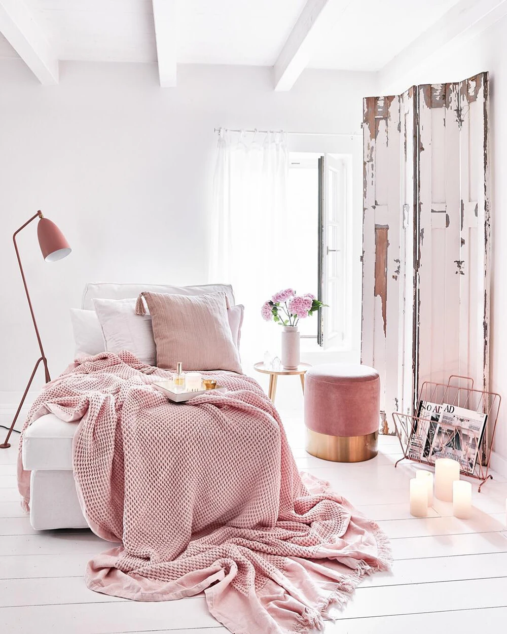 Unique Simple Pink Bedroom 