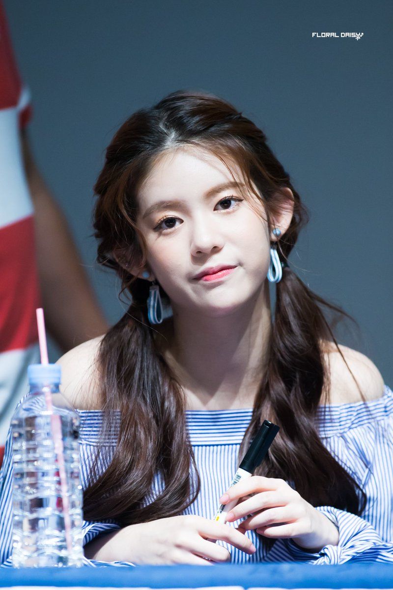 pin by hwa hwaxx on momoland kpop girl groups kpop girls princess daisy pin by hwa hwaxx on momoland kpop girl groups kpop girls princess daisy