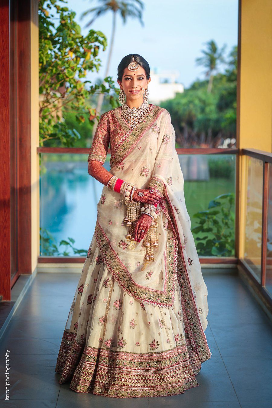 Bold & Glam Wedding Looks of this Millennial Bride Has our Minds Blown | ShaadiSaga Indian Bride Outfits, Indian Designer Outfits, Bridal Outfits, Indian Dresses, Bridal Wear, Wedding Outfit, Glam Wedding, Wedding Wear, Wedding Dresses