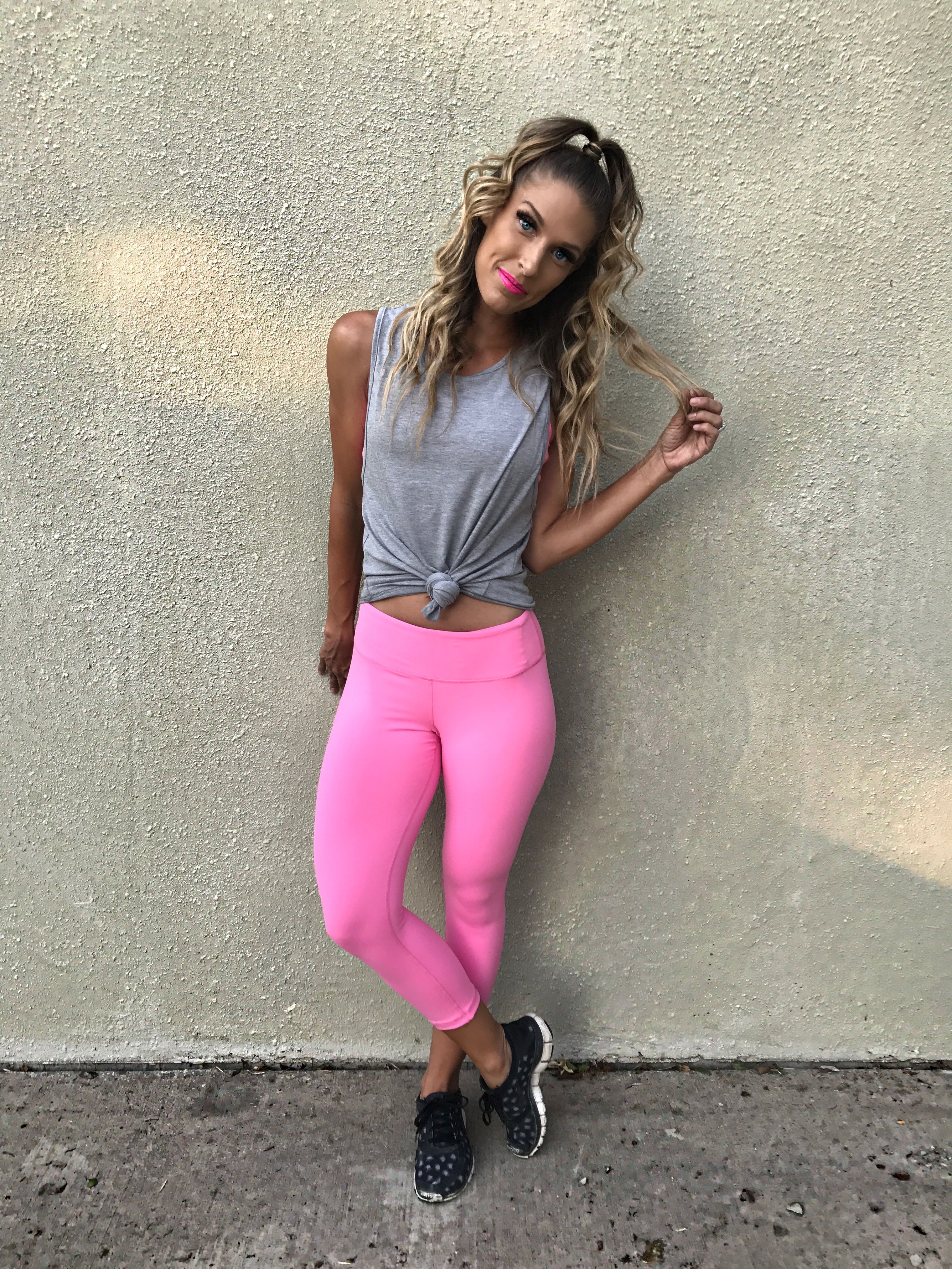 Im Gym bläst und bumst die sportliche Milf Im Gym bläst und bumst die sportliche Milf