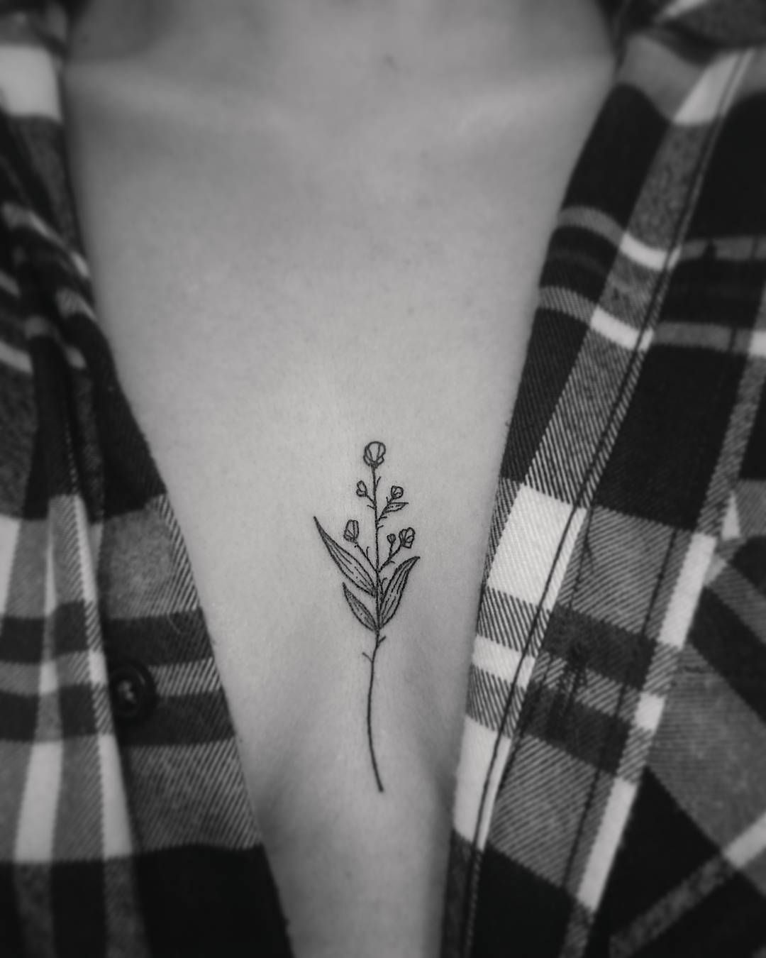 Tattooideas Besttattoomodels In 2020 Ink Tattoo Small Chest Tattoos Tattoos