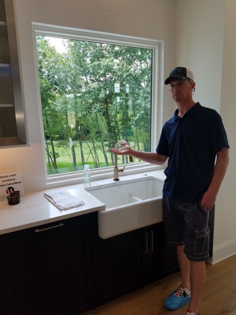Love this large open window above kitchen sink. Tiff