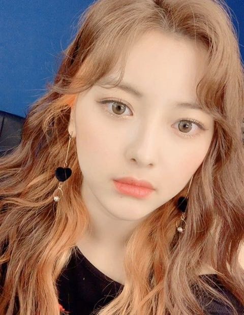 kim bada from hinapia hina pristin dahyun kim bada from hinapia hina pristin dahyun