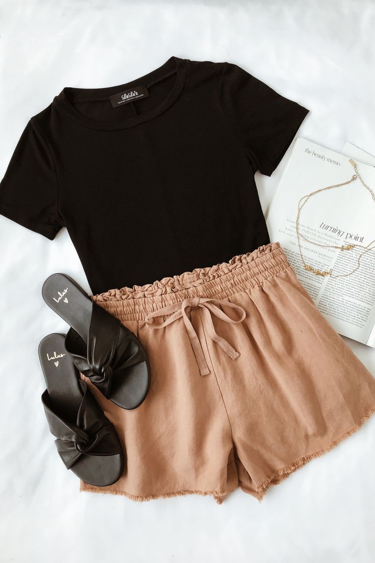 Nude Drawstring Shorts von Coconut Tree - #Coconut #Drawstring #nude #Shorts #Tree