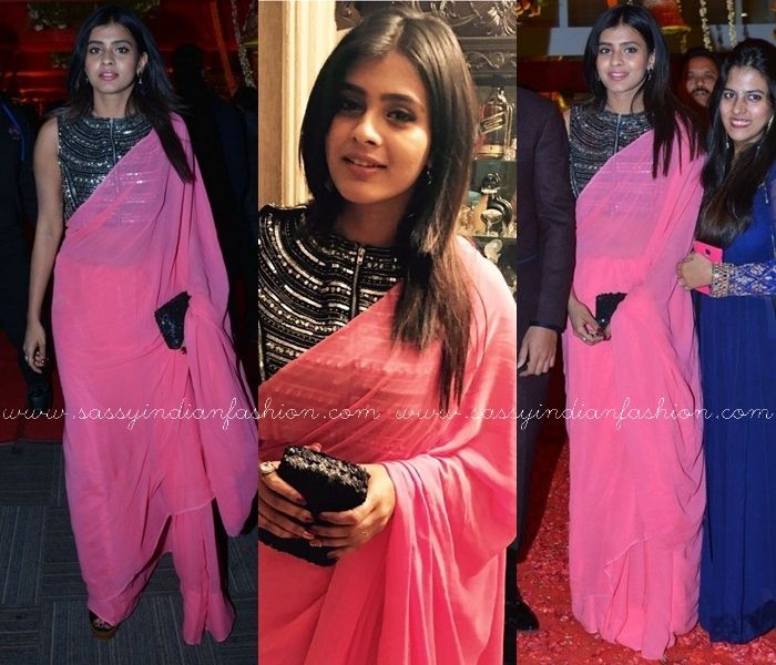 Such Style And Elegance Wrapped In A Beautiful Outfit Creating A