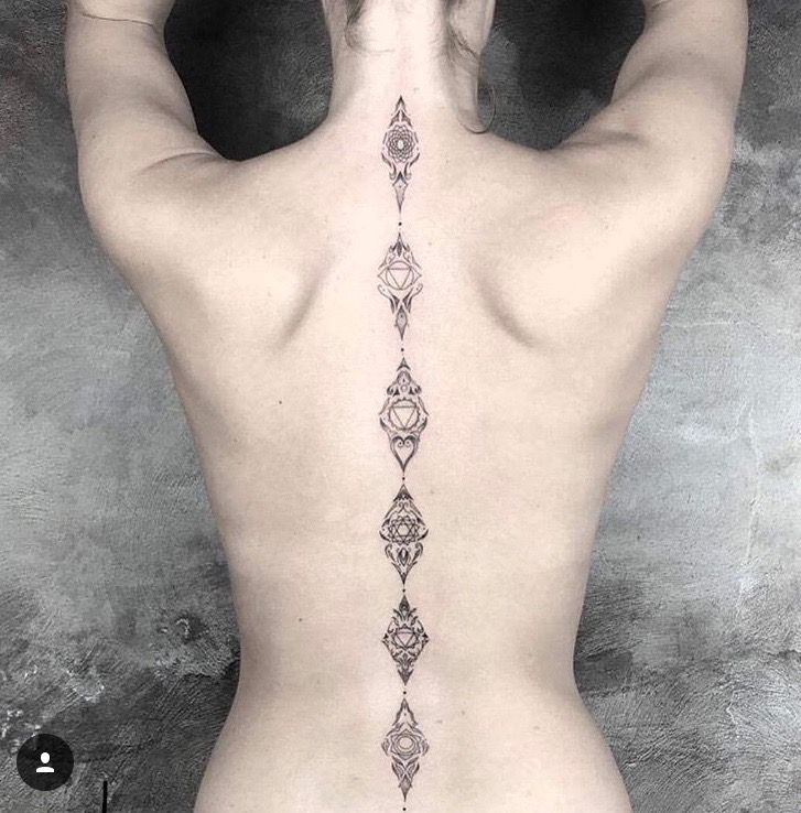 Tattoo frau rücken