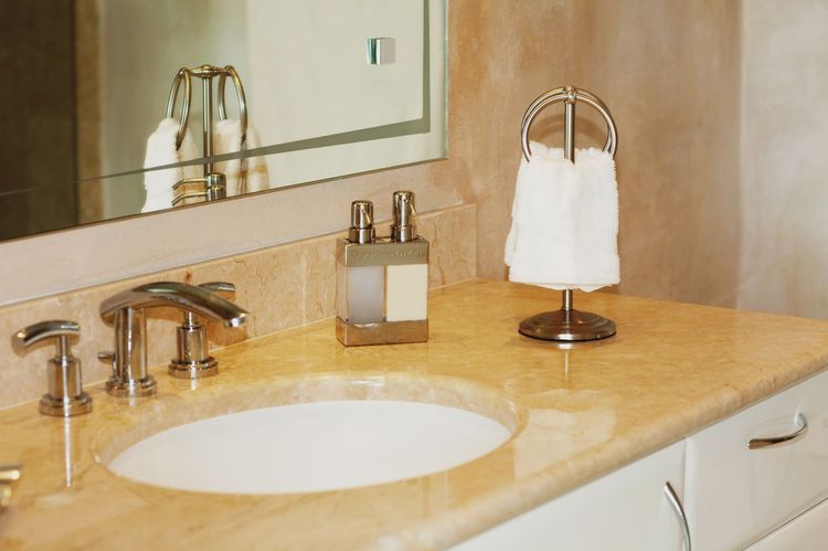How To Make A Small Bathroom Look Bigger Small Bathroom Budget Bathroom Remodel Small Bathroom Remodel