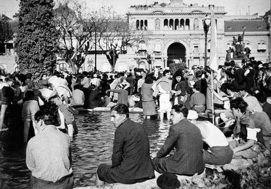 17 De Octubre De 1945 Buenos Aires Argentina Demostration For Peron S Release Plaza De Mayo Juan Domingo Peron Argentina