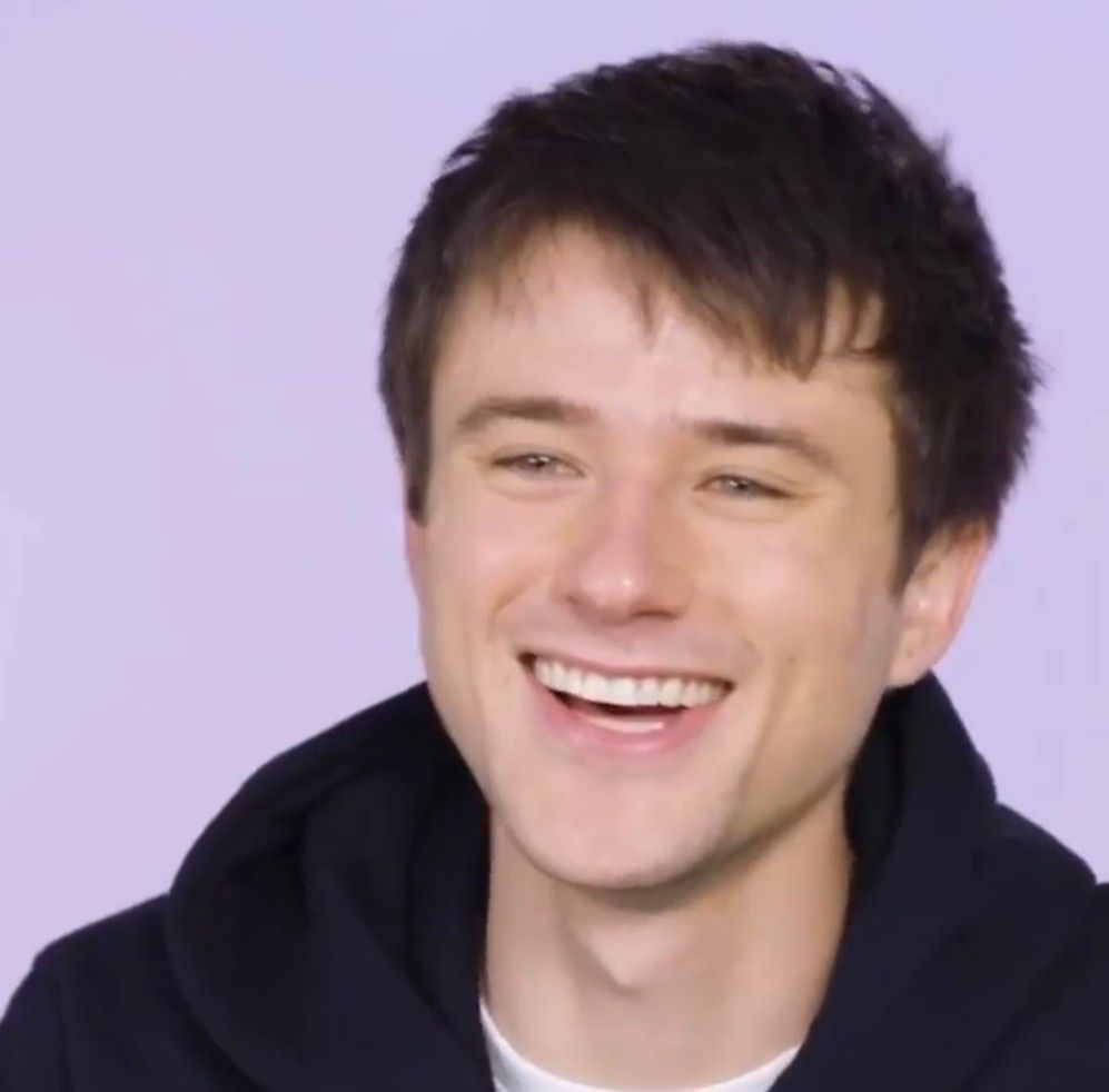 pin by rsna liz on alec benjamin favorite person pin by rsna liz on alec benjamin favorite person
