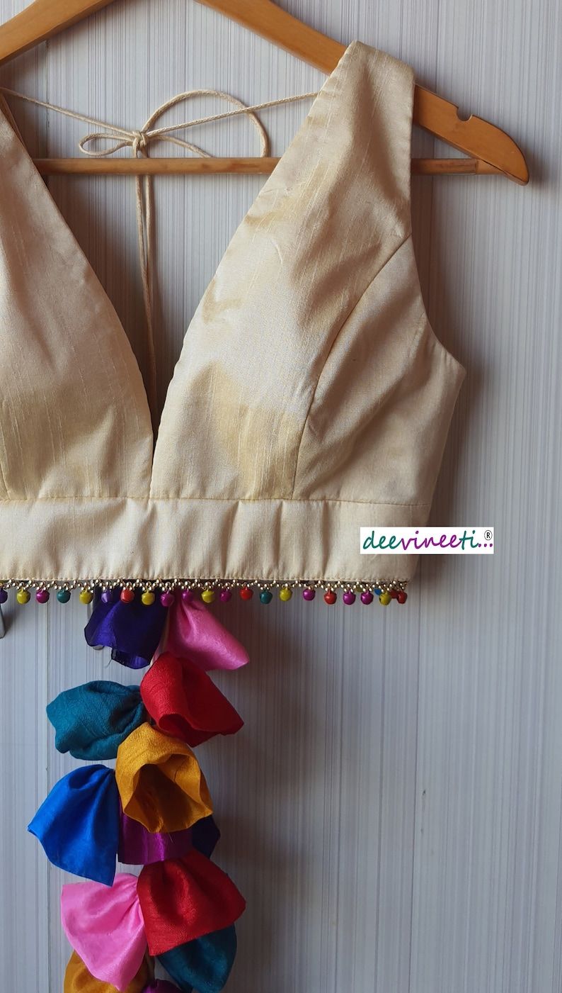 Blouse Lehenga, New Saree Blouse Designs, Unique Blouse Designs, Designer Saree Blouse Patterns, Stylish Blouse Design, Saree Designs, Dress Designs, Raw Silk, Plunging Neckline