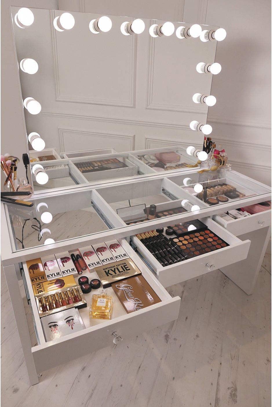 Pin By Eunice Flores On Alyssa Organize Vanity Diy Diy Makeup Vanity Makeup Organization Vanity Diy