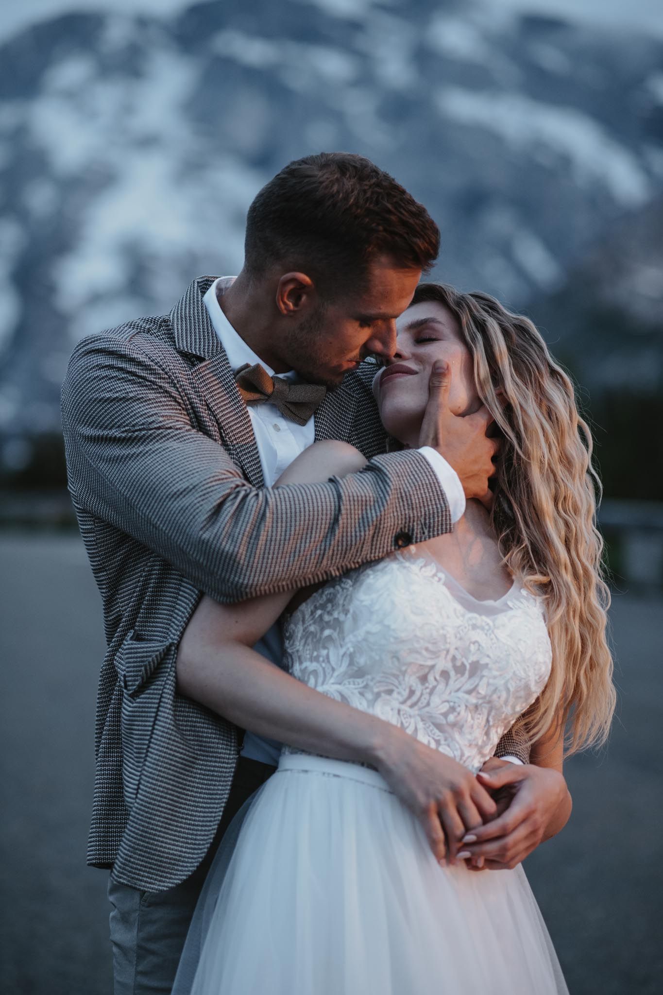 #weddingphotography #salzburgweddingphotography #salzburghochzeitsfotografie #hochzeitsfotografie #destinationwedding #salzburgweddingphotographer #salzburgphotographer #austriaweddingphotographer #weddingphotos #weddinginspiration #wanderlust #wanderlustwedding #mountainwedding #berghochzeit #inspirationwedding #creativwedding #brideandgroom #weddingideas #adventuresession #elopementphotographer #elopement English Style, Salzburg, Mountain Wedding, Portrait, Elopement Photographer, Weddingideas, Find Image, Destination Wedding, Wedding Photos